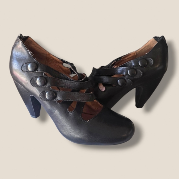 Miz Mooz Shoes - Miz Mooz Black Button-Strap Heeled Pumps